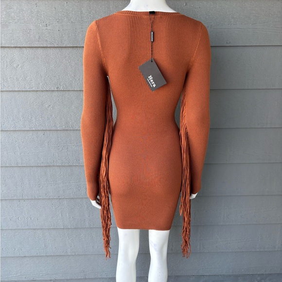 Hera Collection Long-Sleeve Ribbed Fringe Dress in Rust - Picture 2 of 3